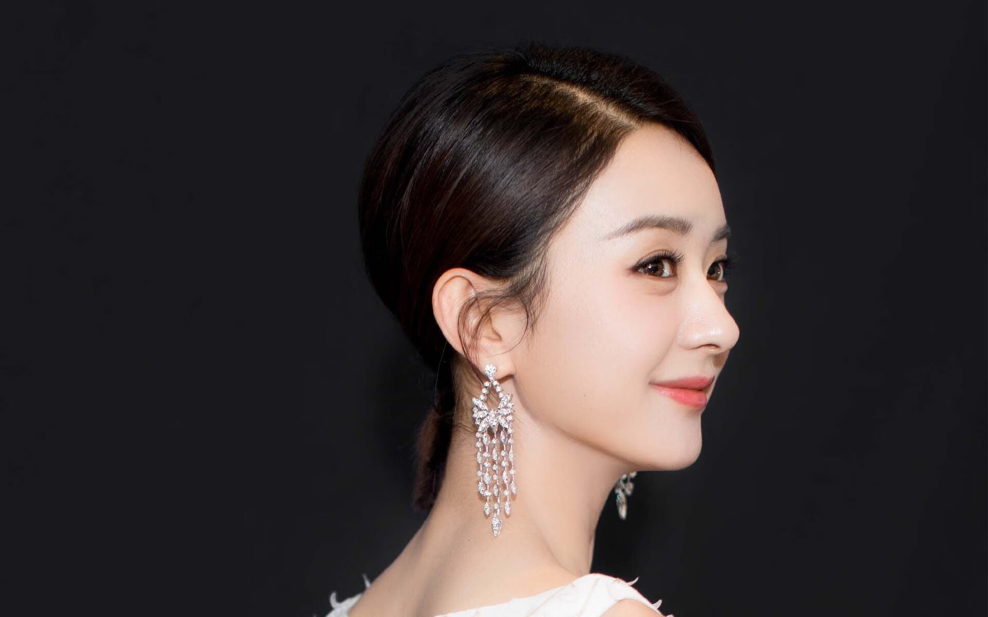 _湖人队新签约表现亮眼,队友盛赞_,湖人刚刚签约了谁