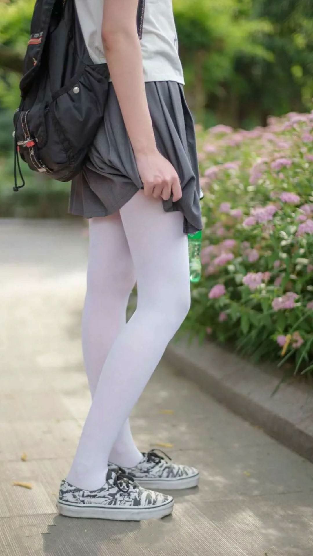 克莱尔·柯尔赞女子仰泳赛场新星