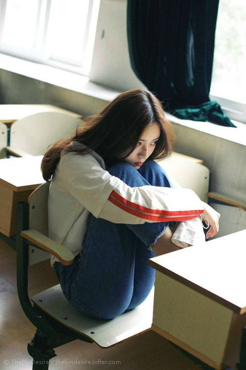 校园足球加强教练配置实现日常训练标准化，校园足球师资培训制度